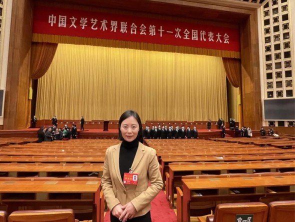 甘肅演藝集團秦腔藝術(shù)劇院黨總支委員、副院長蘇鳳麗參加中國文聯(lián)第十一次全國代表大會、中國作協(xié)第十次全國代表大會