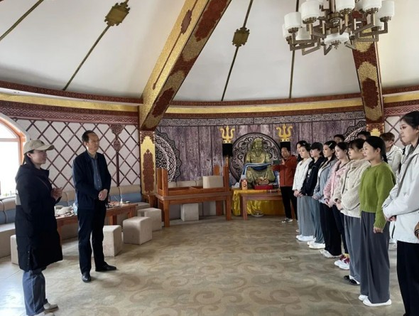 甘肅演藝集團(tuán)敦煌藝術(shù)團(tuán)深入開展貫徹習(xí)近平新時(shí)代中國特色社會主義思想主題教育系列活動