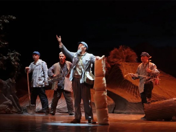 “三抓三促”行動進(jìn)行時——甘肅演藝集團話劇院話劇《八步沙》璀璨綻放張掖河西學(xué)院